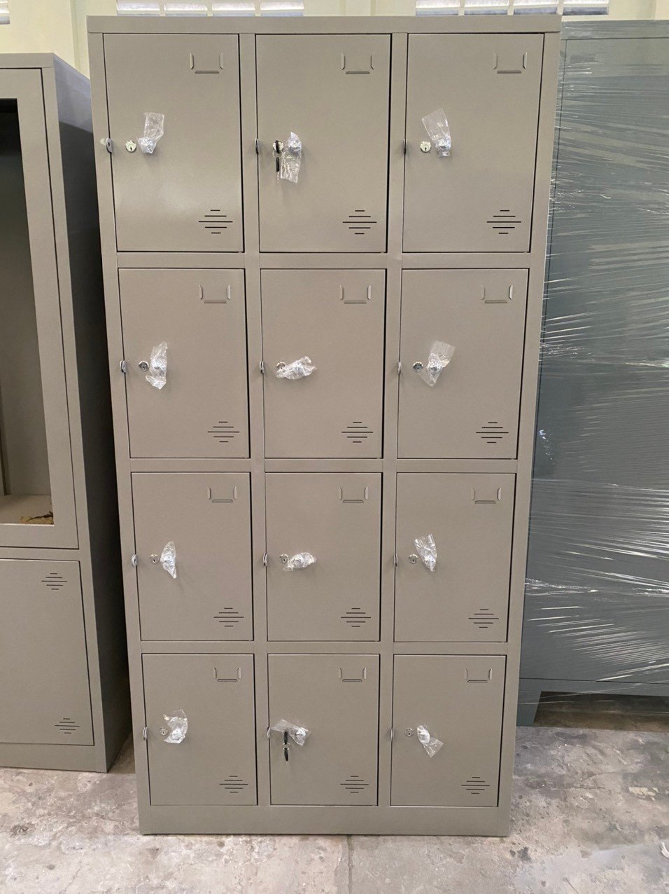 Tủ locker 12 ngăn hàn liền